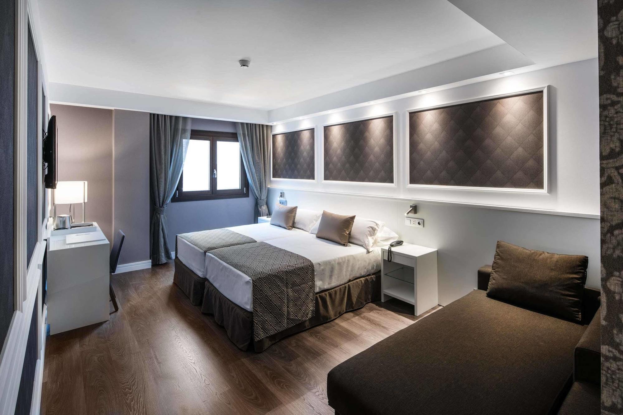 Catalonia Magdalenes Hotel 4*